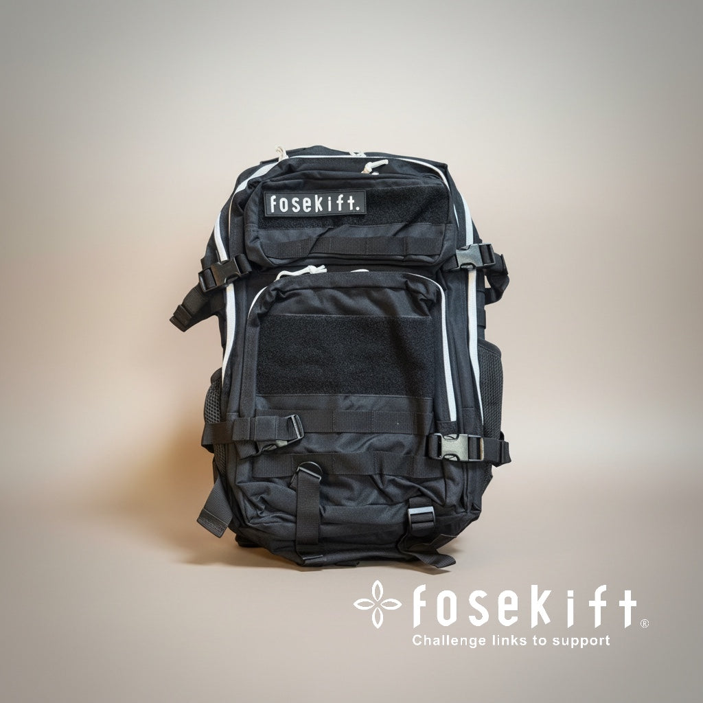 【FoseKift】リュック｜ブラック × ホワイト｜FKロゴ スポーツバックパック